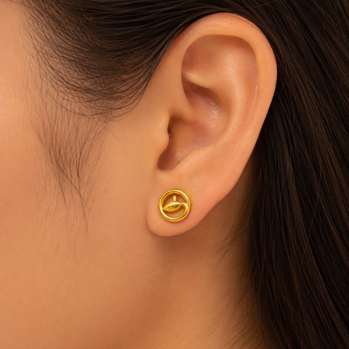 18K Gold Circular With Leaf Motif Tops for Women and kids  BIS Hallmarked Lightweight Gold Tops